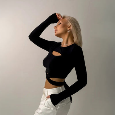 Lunessa – Stijlvolle Croptop met Hollow Design en Bandjes