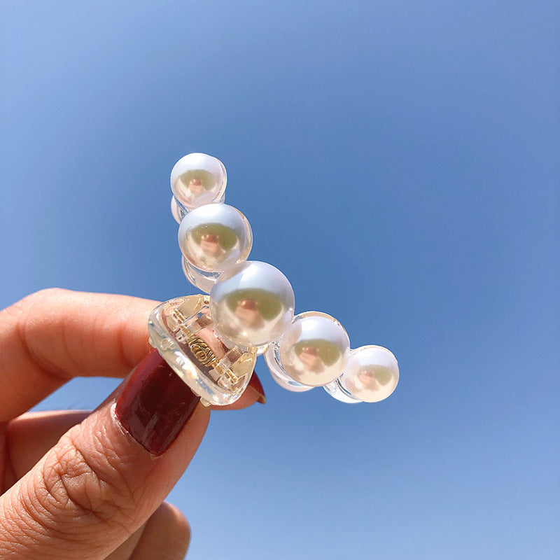 Simple grasping chuck hair taking a bath