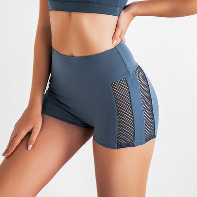 Solenya – Fitness Outfit met Holle Shorts en Push up Look