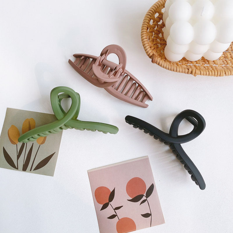 Simple grasping chuck hair taking a bath