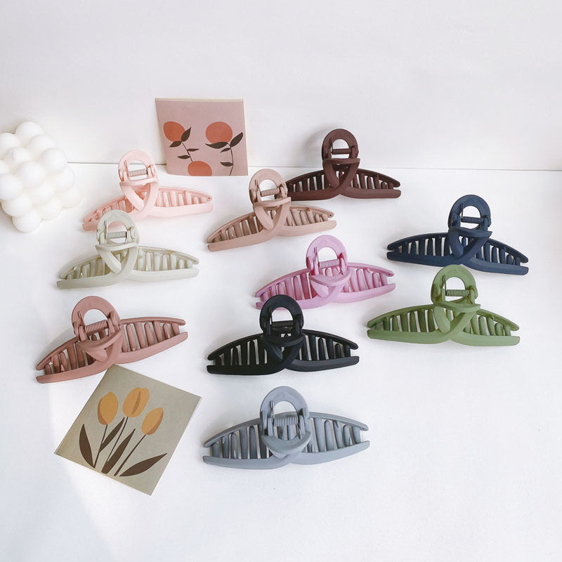 Simple grasping chuck hair taking a bath