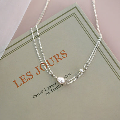 Lunaria – Natuurparel Ketting met Zilveren Glans