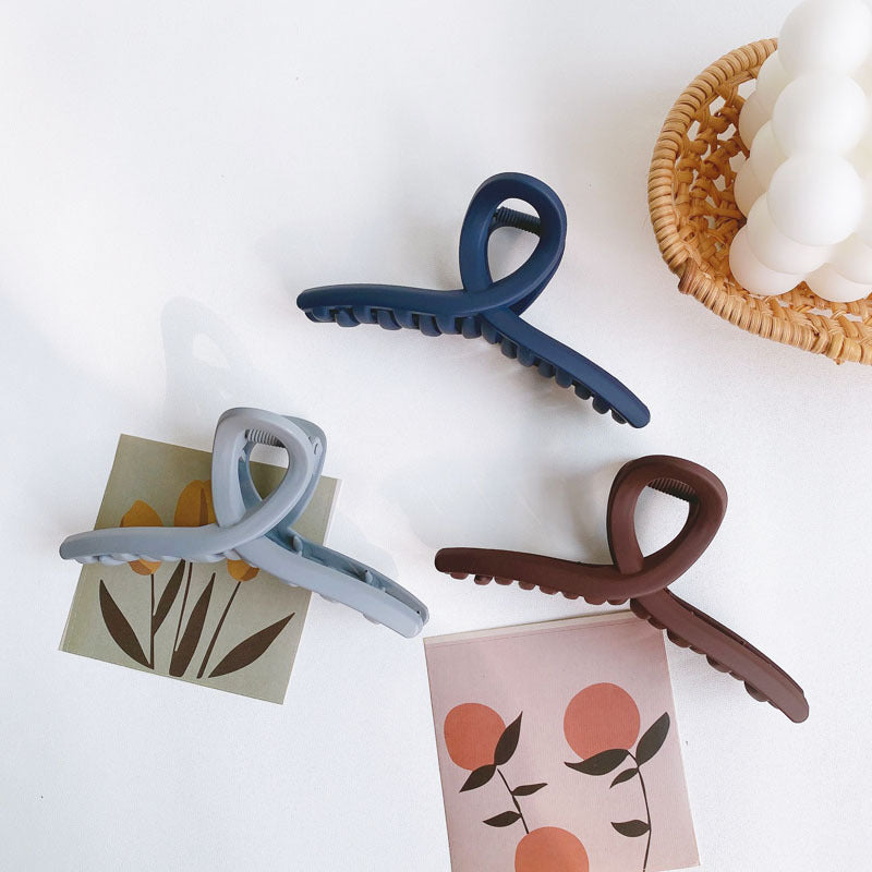 Simple grasping chuck hair taking a bath