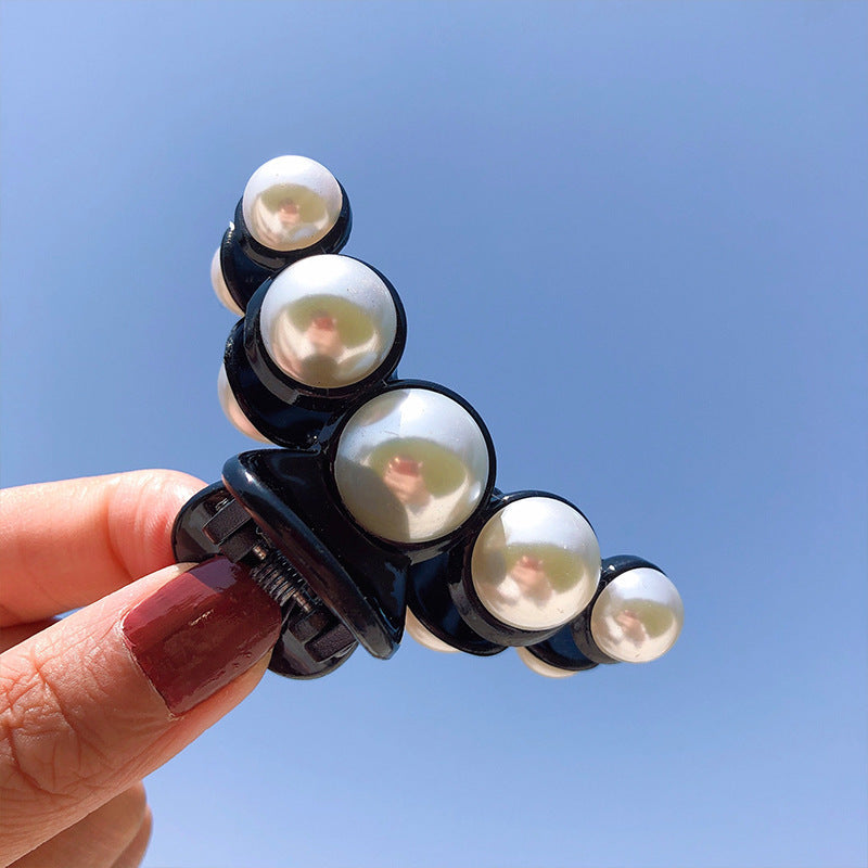 Simple grasping chuck hair taking a bath
