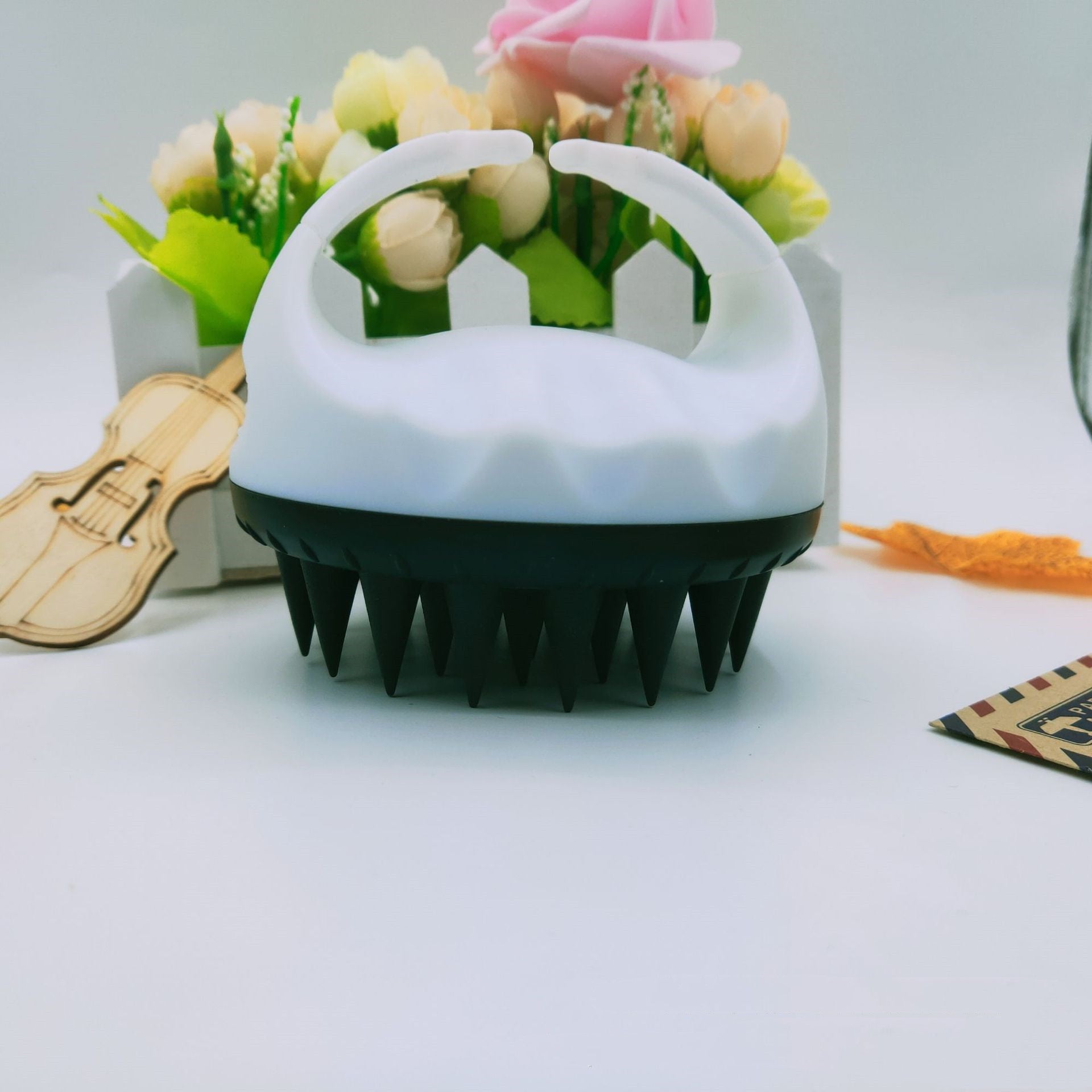 Factory Direct Sales Amazon Hot Sale Hand-held Silicone Shampoo Brush Massage Brush Shampoo Comb Bath Massage Tool